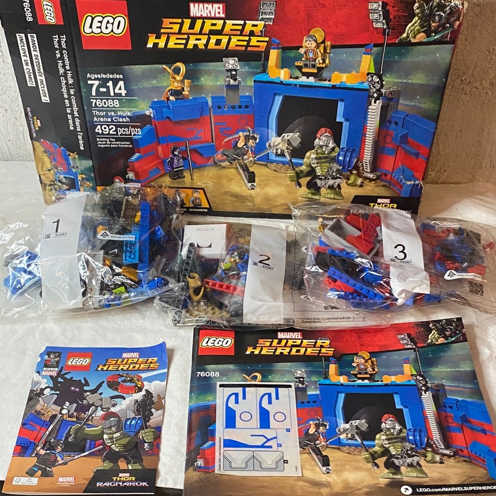 LEGO MARVEL SUPER HEROES 76088 Thor vs. Hulk: Arena Clash 492 pcs. Damaged Box
